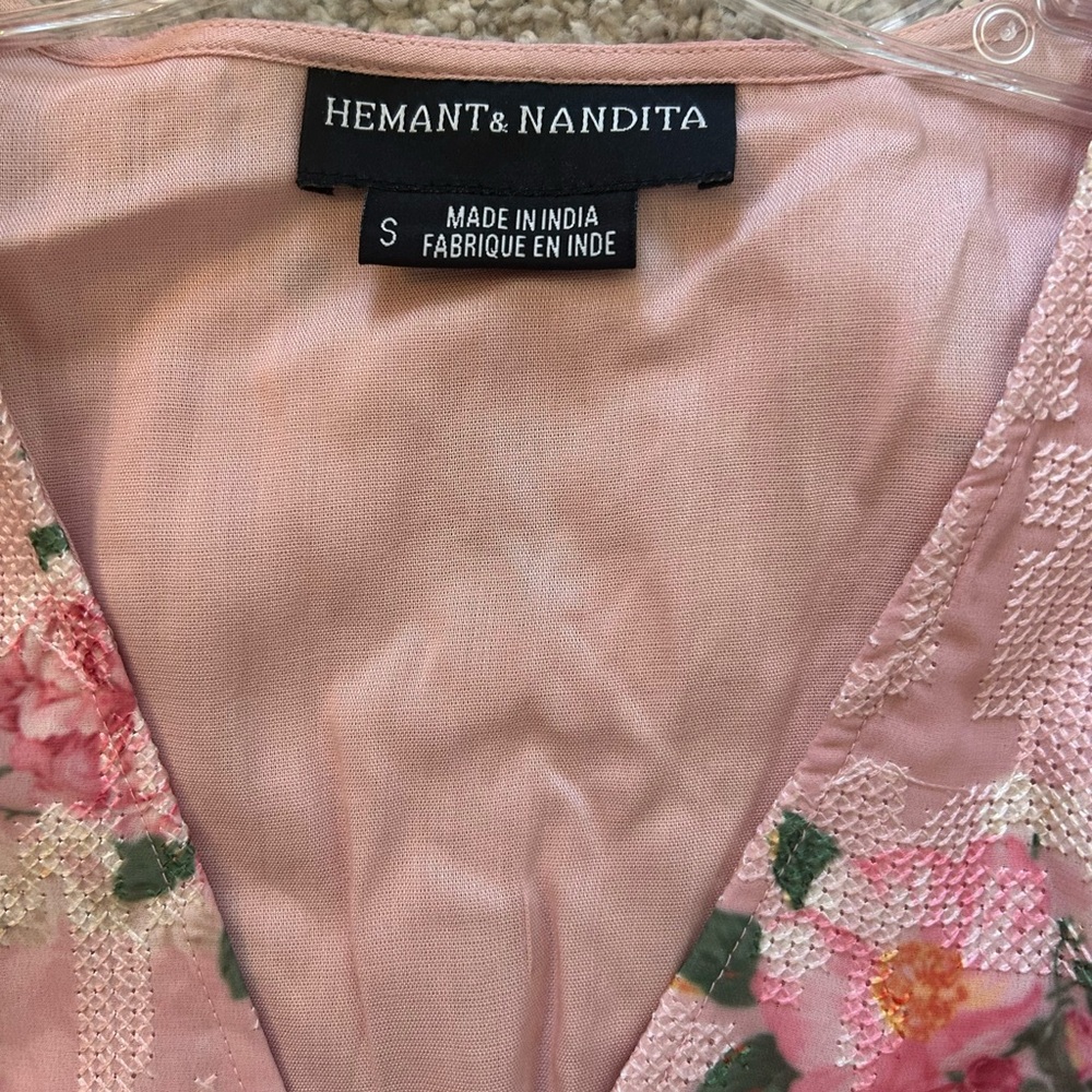 Anthropologie HEMANT & NANDITA V Neck Short Sleeve Floral Blouse Size S - Picture 3 of 10
